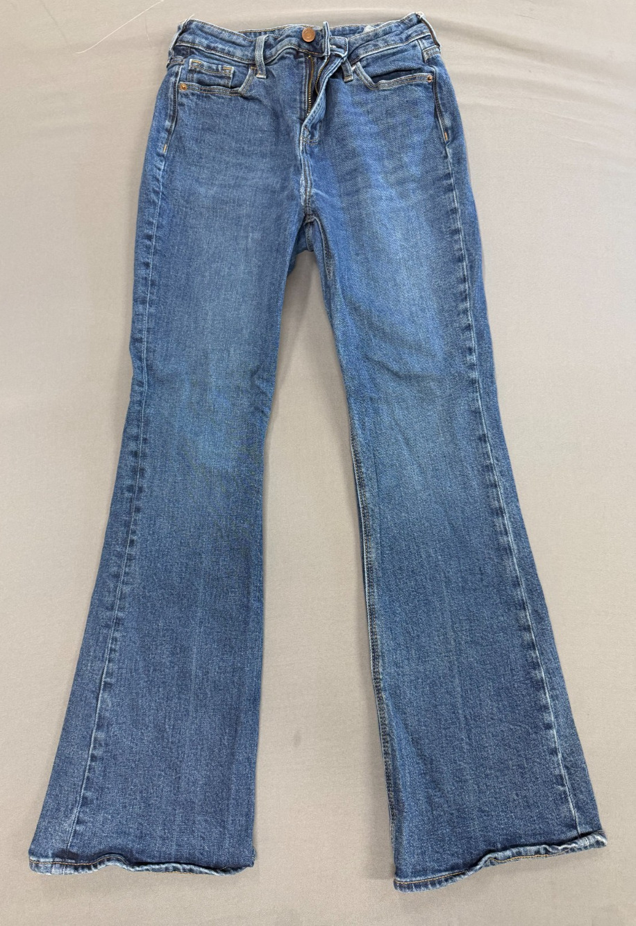 Old Navy WOW High Rise Flare Jeans Womens Size 6 Medium Wash Blue Stretch Denim